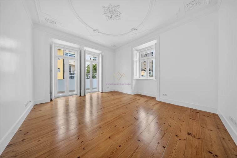 Apartamento T2 para Arrendamento em Santo António Foto 4