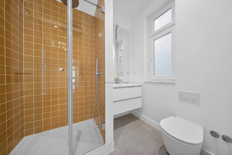 Apartamento T2 para Arrendamento em Santo António Foto 18