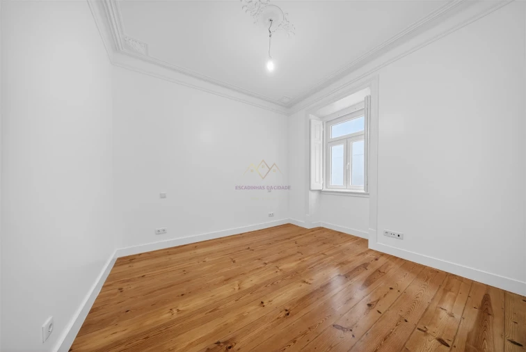 Apartamento T2 para Arrendamento em Santo António Foto 23