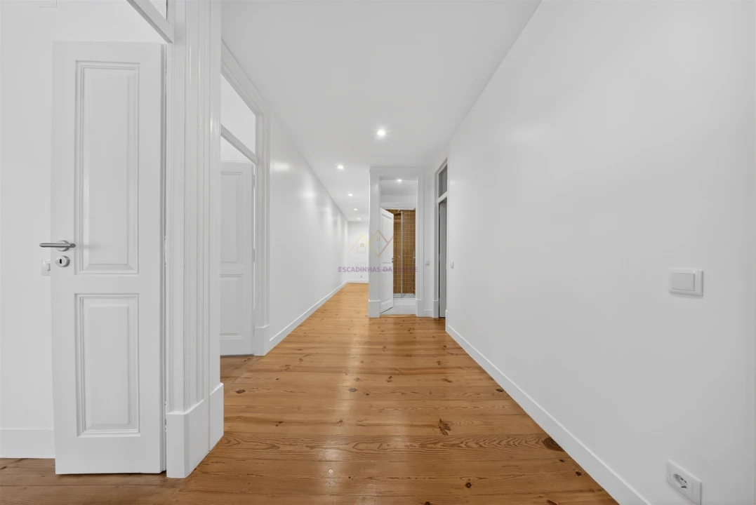 Apartamento T2 para Arrendamento em Santo António Foto 7