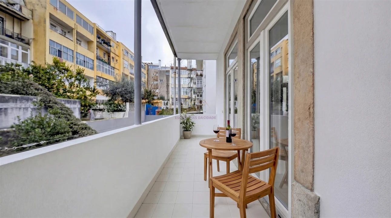 Apartamento T2 para Arrendamento em Santo António Foto 36