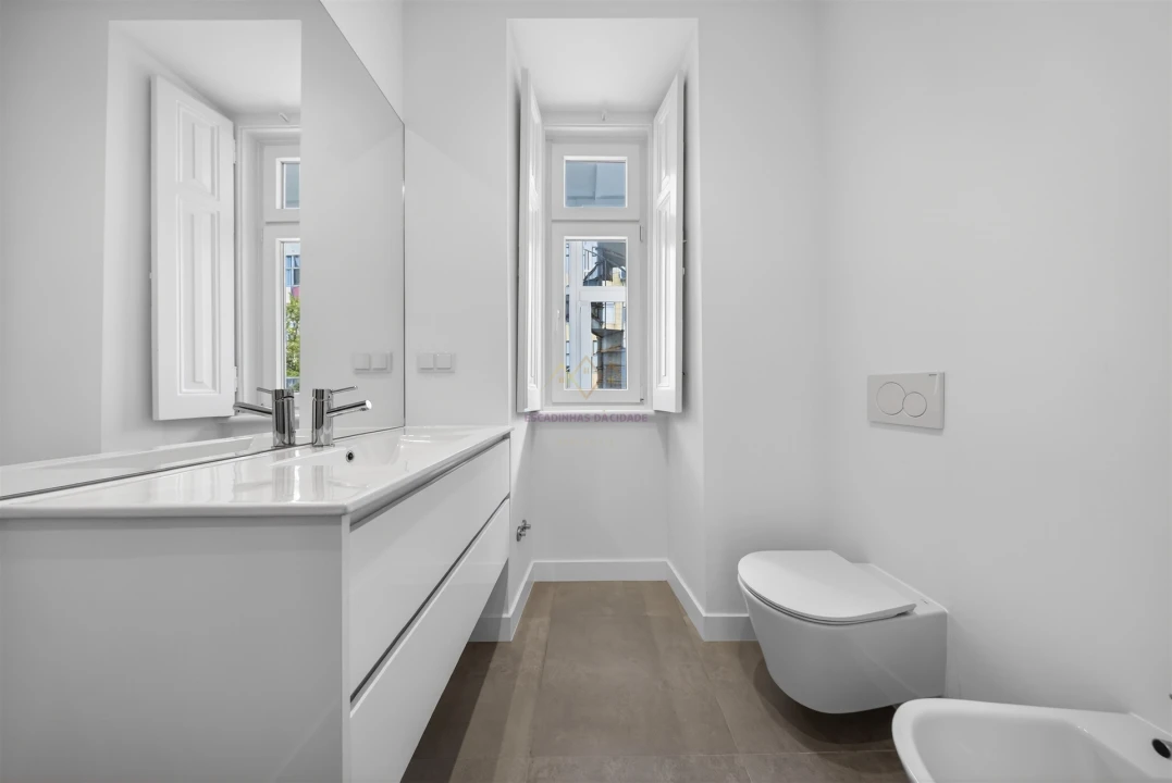 Apartamento T2 para Arrendamento em Santo António Foto 16