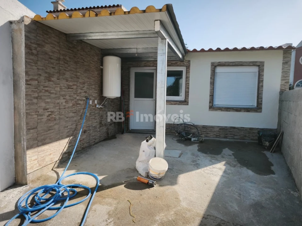 Moradia T3 para Venda em Meia Via Foto 1