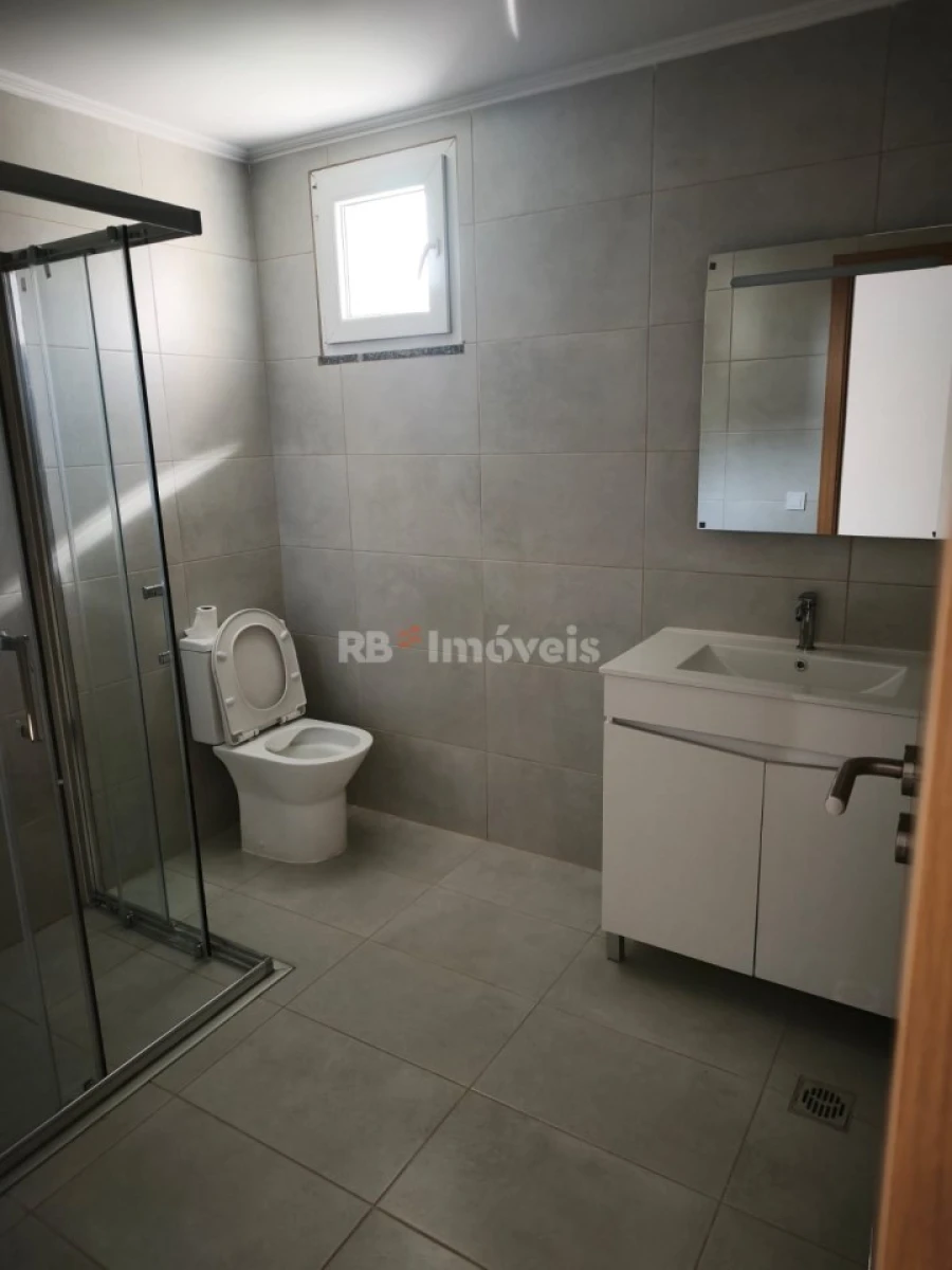 Moradia T3 para Venda em Meia Via Foto 4