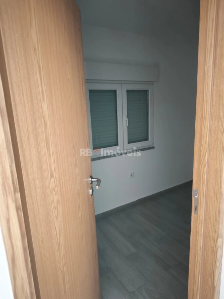 Moradia T3 para Venda em Meia Via Foto 8