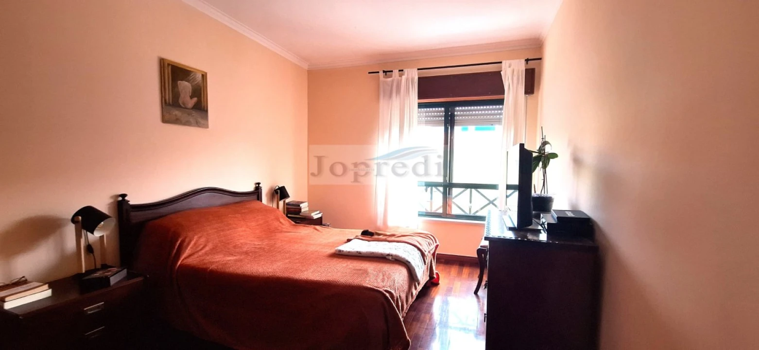 Apartamento T2 para Venda em São Domingos de Rana Foto 7