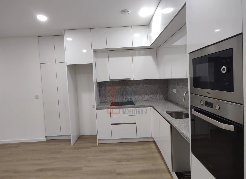 Apartamento T1 para Venda em Santa Marinha e São Pedro da Afurada Foto 3