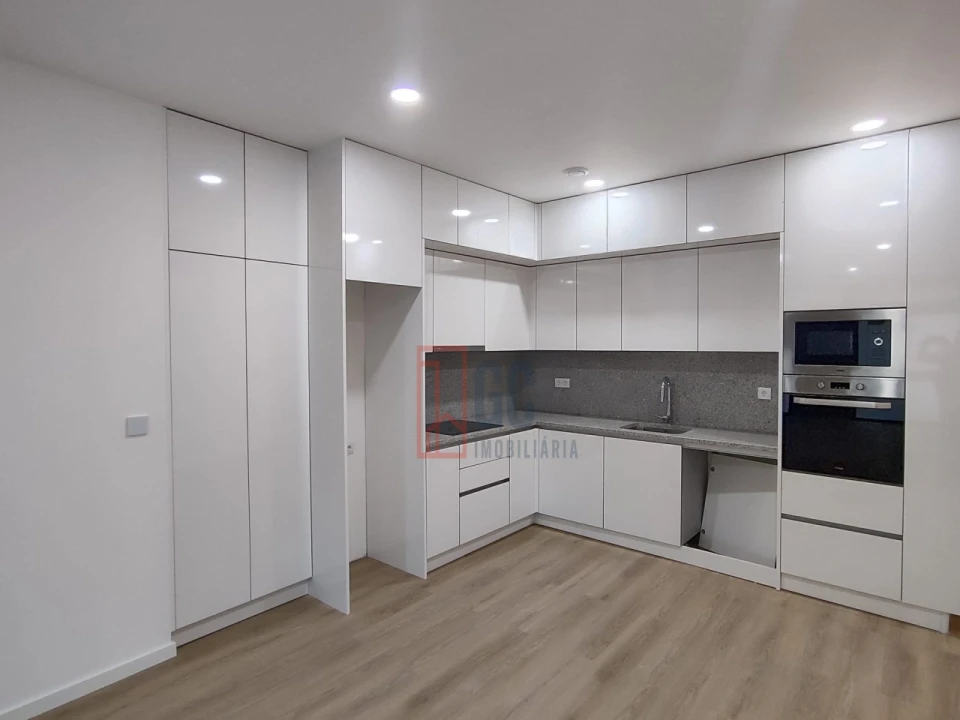 Apartamento T1 para Venda em Santa Marinha e São Pedro da Afurada Foto 4