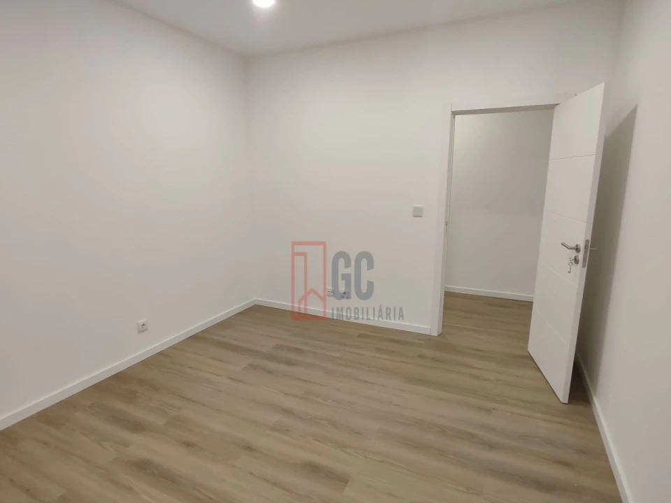 Apartamento T1 para Venda em Santa Marinha e São Pedro da Afurada Foto 9