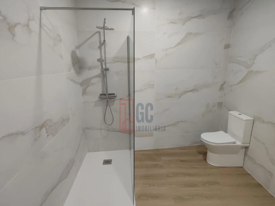 Apartamento T1 para Venda em Santa Marinha e São Pedro da Afurada Foto 21