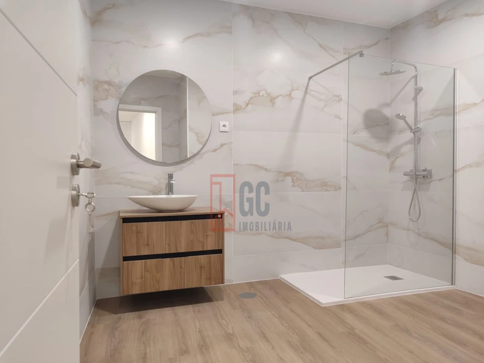 Apartamento T1 para Venda em Santa Marinha e São Pedro da Afurada Foto 23