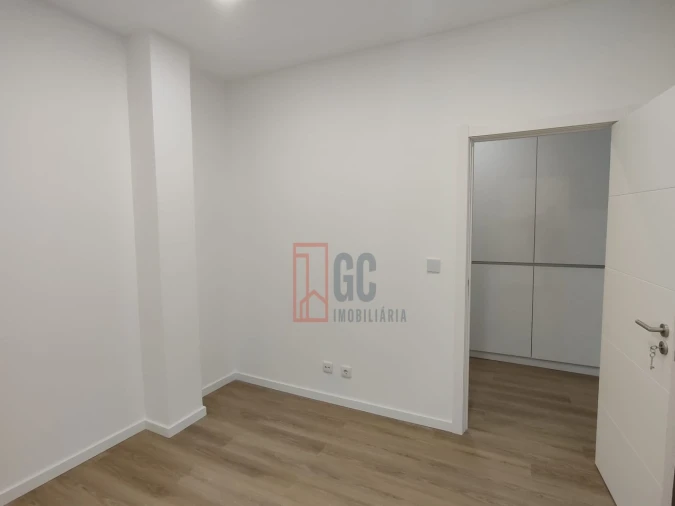 Apartamento T1 para Venda em Santa Marinha e São Pedro da Afurada Foto 5