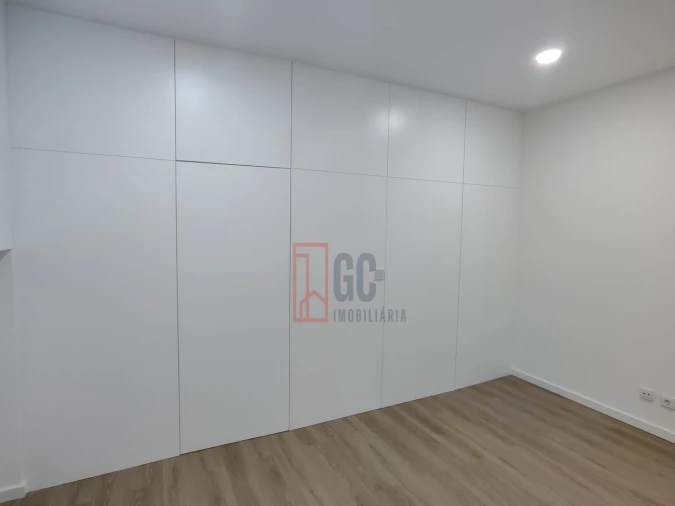 Apartamento T1 para Venda em Santa Marinha e São Pedro da Afurada Foto 17