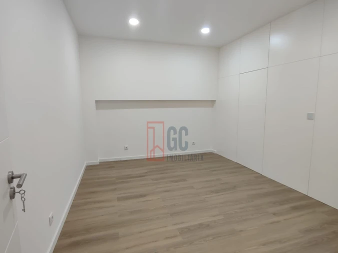 Apartamento T1 para Venda em Santa Marinha e São Pedro da Afurada Foto 18