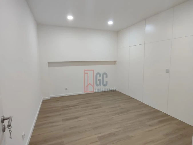 Apartamento T1 para Venda em Santa Marinha e São Pedro da Afurada Foto 19