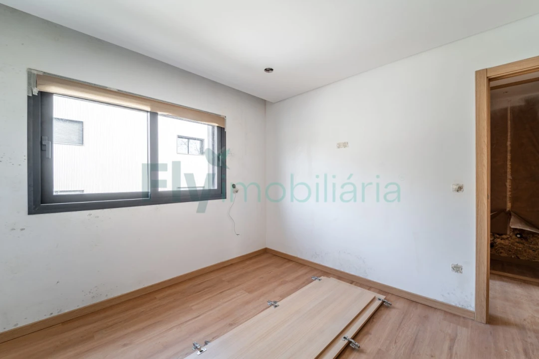 Apartamento T1 para Venda em Infias Foto 9