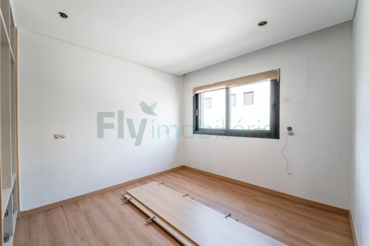 Apartamento T1 para Venda em Infias Foto 8