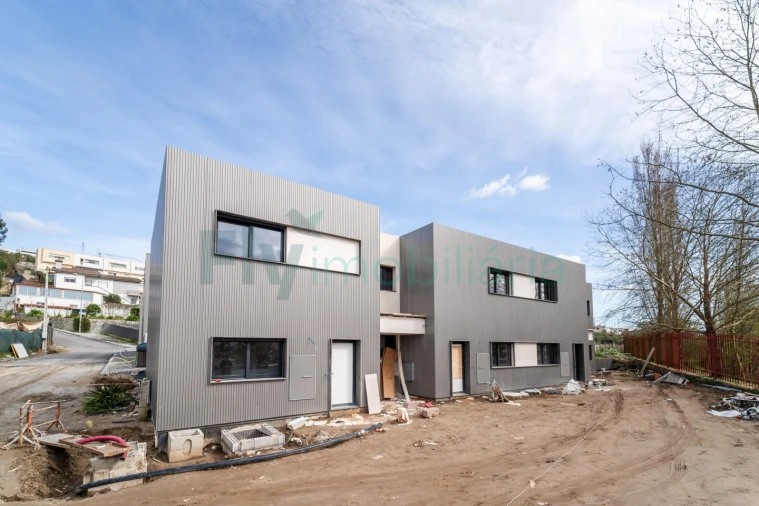 Apartamento T1 para Venda em Infias Foto 14