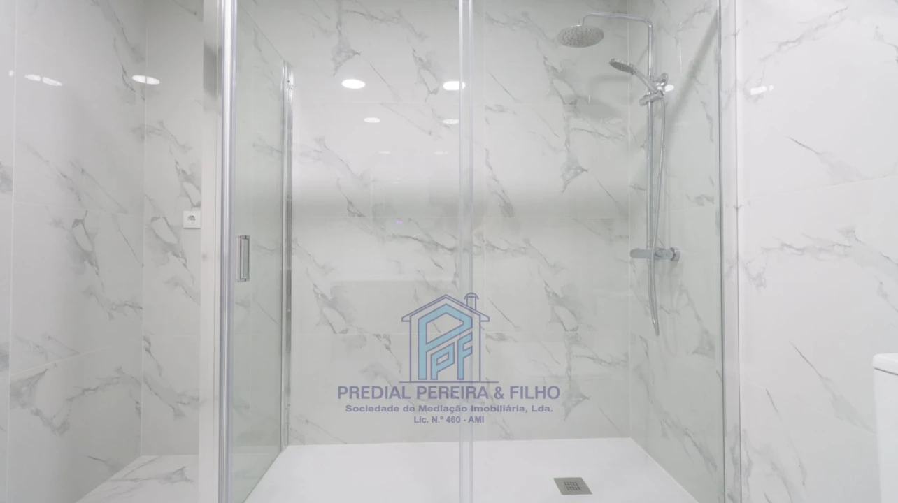 Apartamento T1 para Venda em Rio Tinto Foto 11