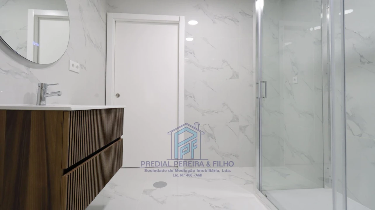 Apartamento T1 para Venda em Rio Tinto Foto 12