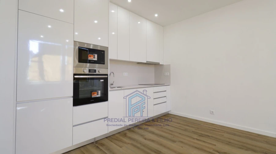 Apartamento T1 para Venda em Rio Tinto Foto 4