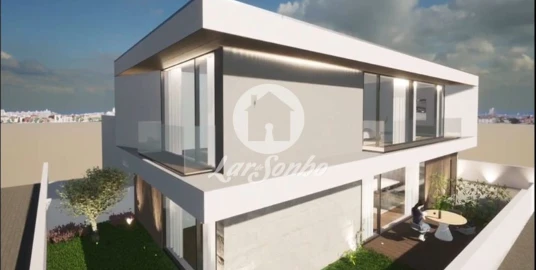 Moradia T4 para Venda em Arvore