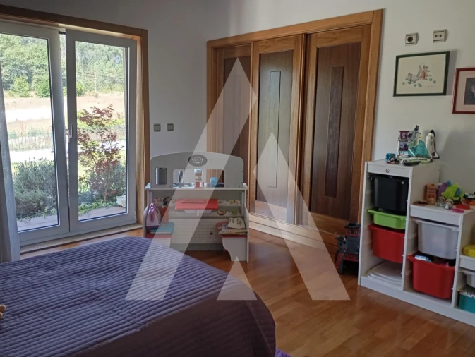 Moradia T6 para Venda em Palhaça Foto 22