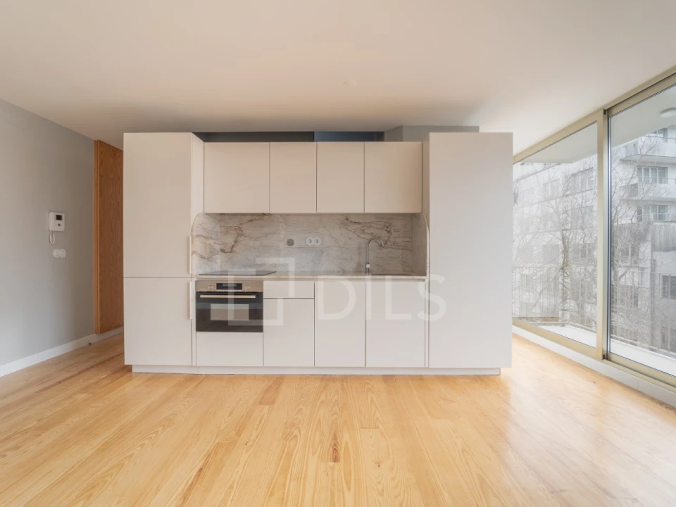 Apartamento T1 para Arrendamento em Lordelo do Ouro e Massarelos Foto 3