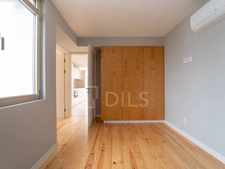 Apartamento T1 para Arrendamento em Lordelo do Ouro e Massarelos Foto 5