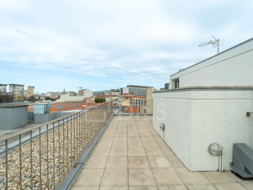 Apartamento T1 para Arrendamento em Lordelo do Ouro e Massarelos Foto 8