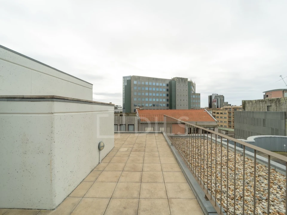 Apartamento T1 para Arrendamento em Lordelo do Ouro e Massarelos Foto 18