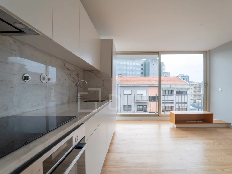 Apartamento T1 para Arrendamento em Lordelo do Ouro e Massarelos Foto 11