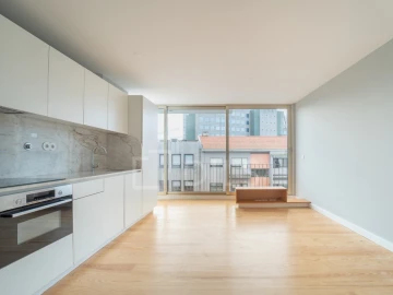 Apartamento T1 para Arrendamento em Lordelo do Ouro e Massarelos