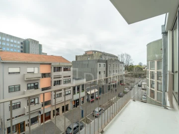 Apartamento T1 para Arrendamento em Lordelo do Ouro e Massarelos