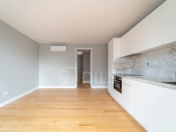 Apartamento T1 para Arrendamento em Lordelo do Ouro e Massarelos