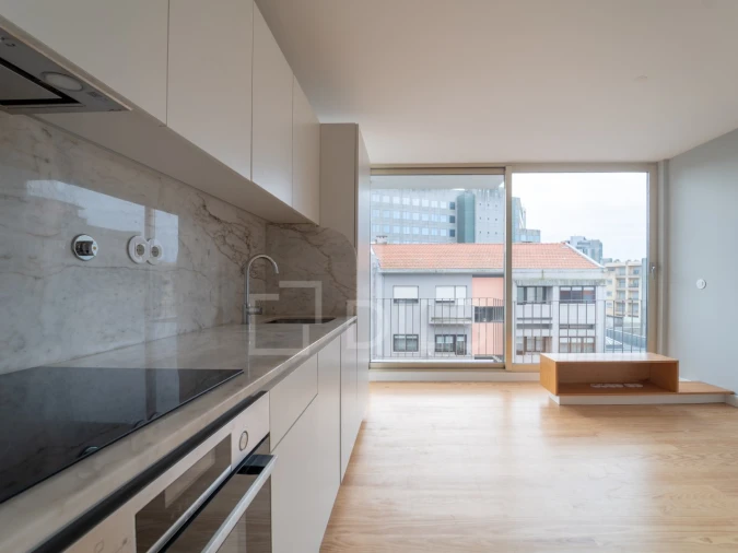 Apartamento T1 para Arrendamento em Lordelo do Ouro e Massarelos Foto 11