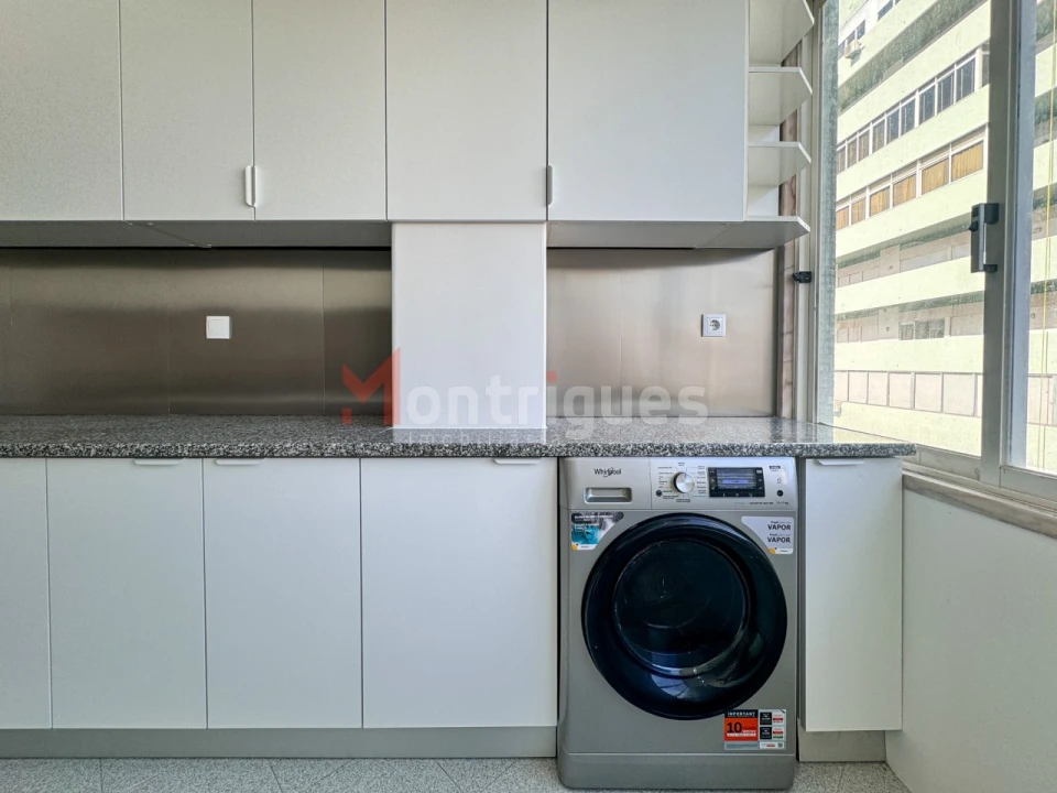 Apartamento T4 para Arrendamento em São Domingos de Benfica Foto 4