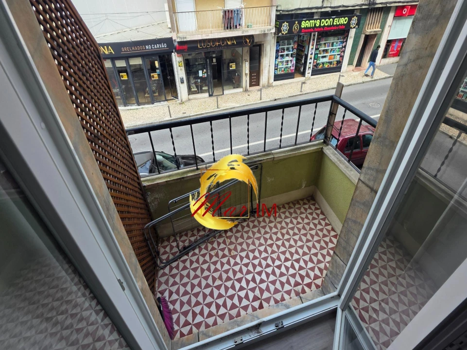 Apartamento T6 para Venda em Venteira Foto 29