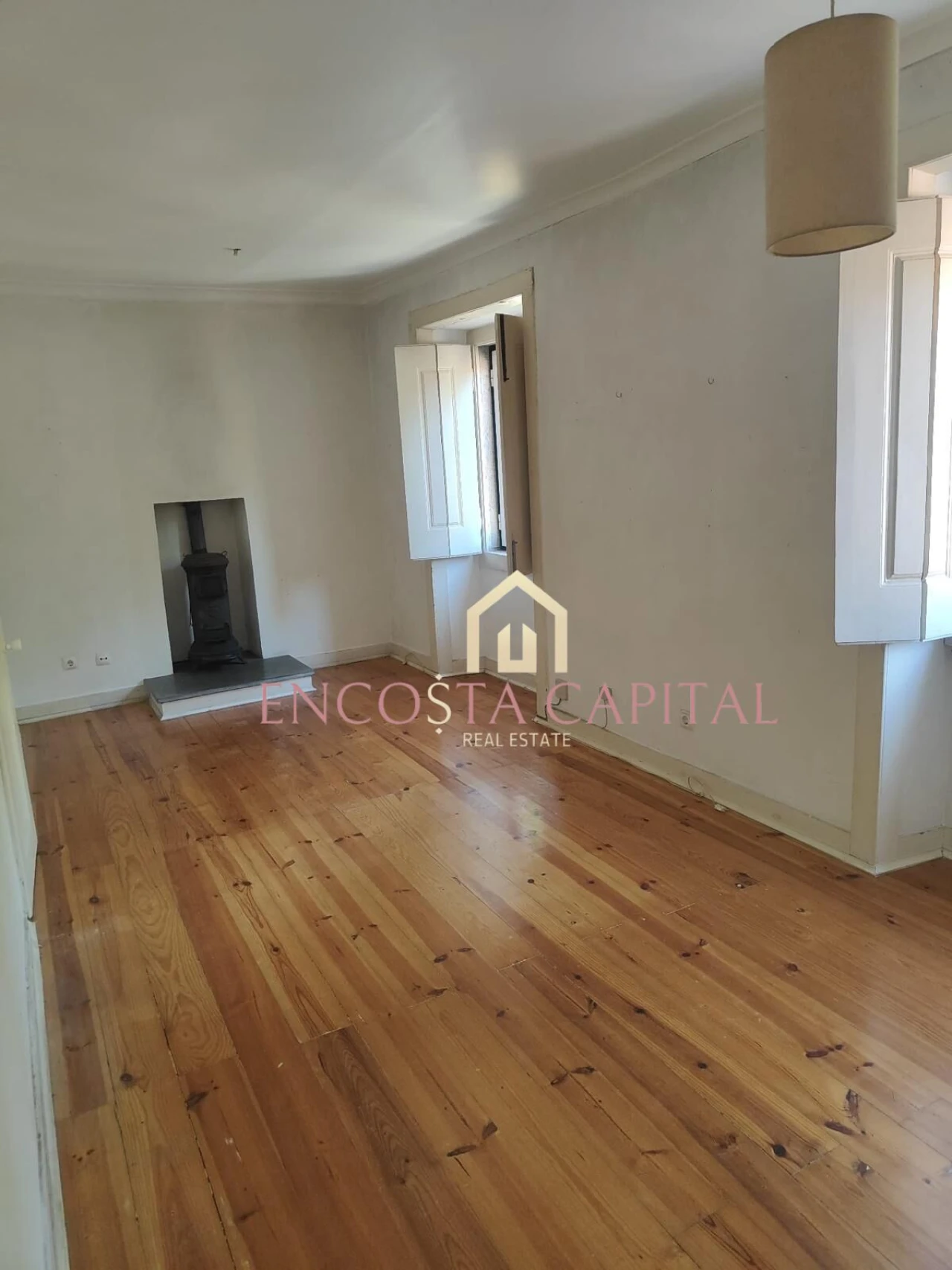 Apartamento T2 para Venda em Agualva e Mira-Sintra Foto 4