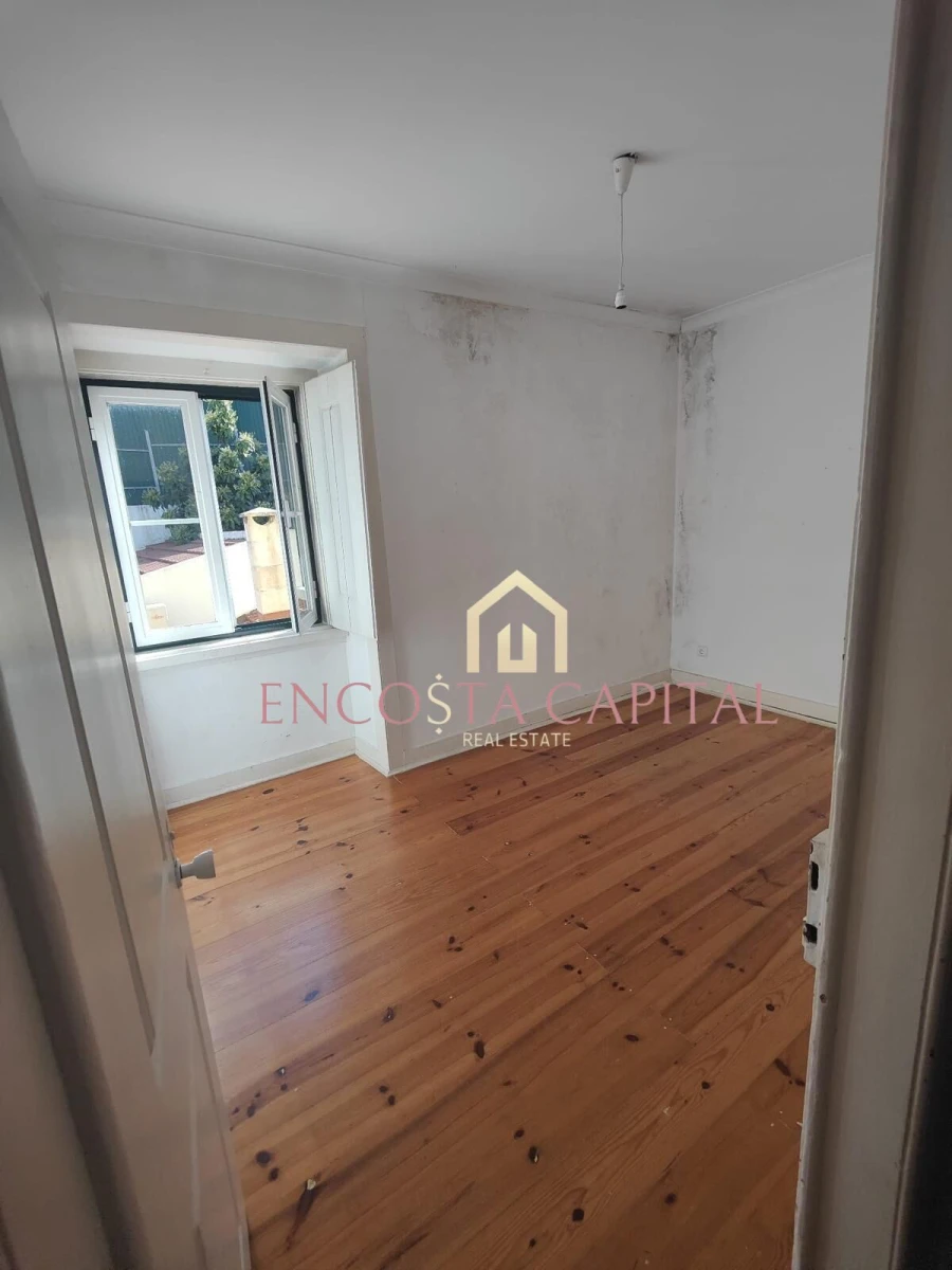 Apartamento T2 para Venda em Agualva e Mira-Sintra Foto 13