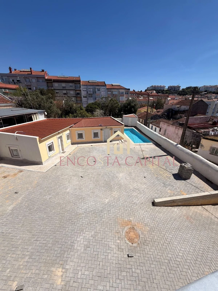 Apartamento T2 para Venda em Agualva e Mira-Sintra Foto 17