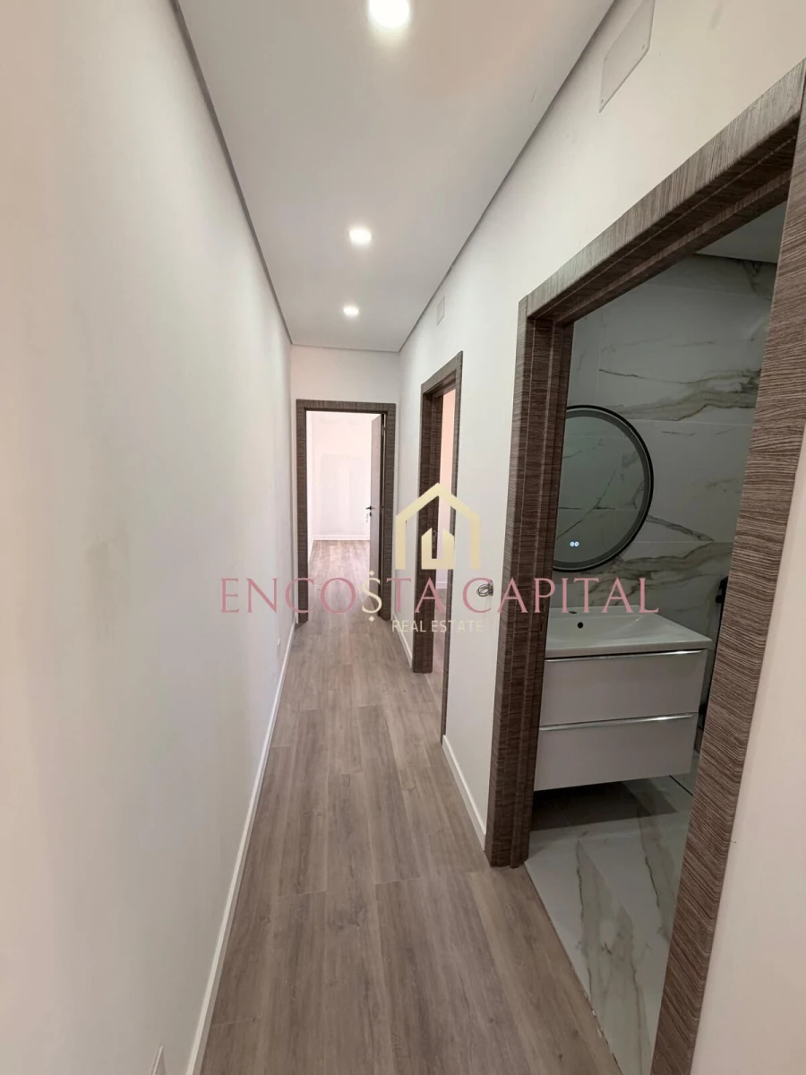 Apartamento T2 para Venda em Agualva e Mira-Sintra Foto 3