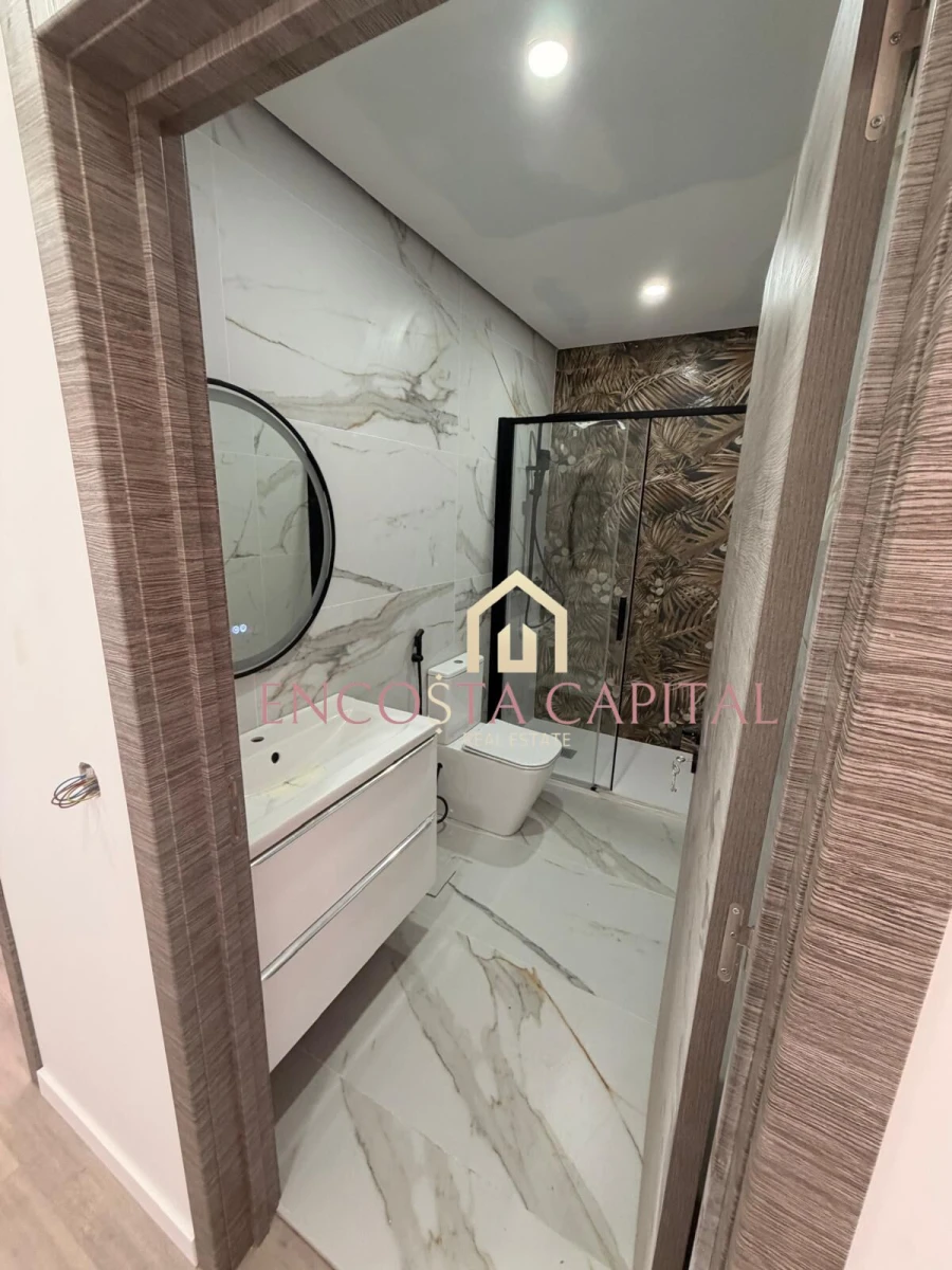 Apartamento T2 para Venda em Agualva e Mira-Sintra Foto 7