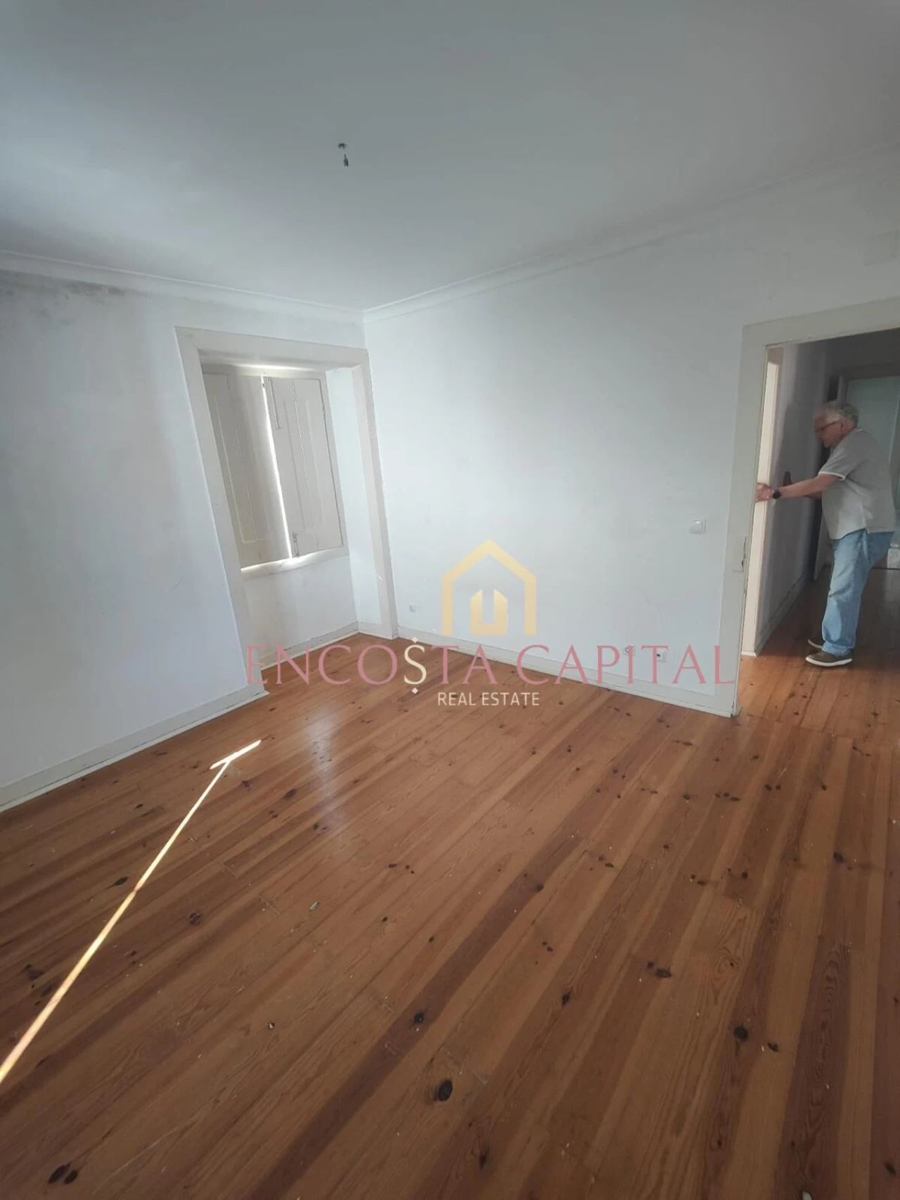 Apartamento T2 para Venda em Agualva e Mira-Sintra Foto 6