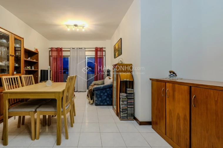 Apartamento T2 para Venda em Santa Maria de Lamas Foto 3