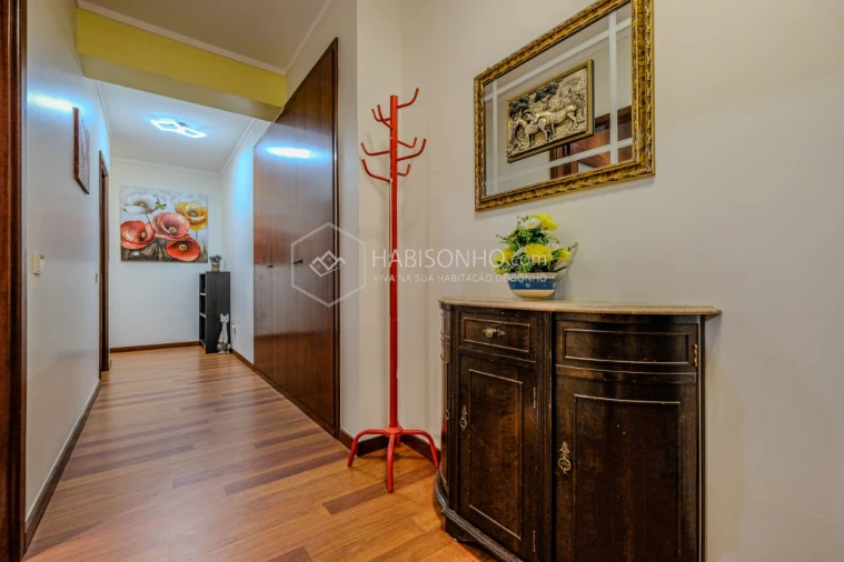 Apartamento T2 para Venda em Santa Maria de Lamas Foto 6