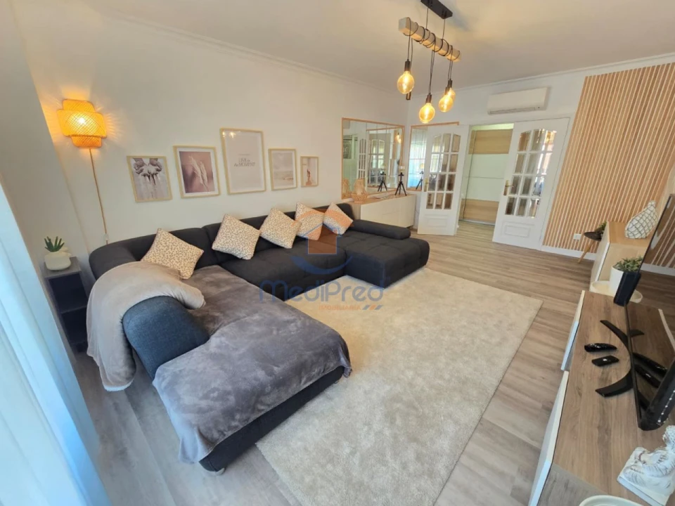 Apartamento T2 para Venda em Ramada e Caneças Foto 1