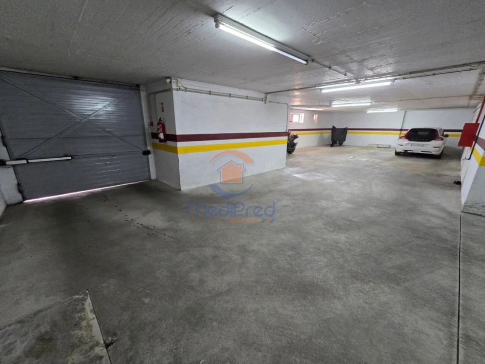 Apartamento T2 para Venda em Ramada e Caneças Foto 19