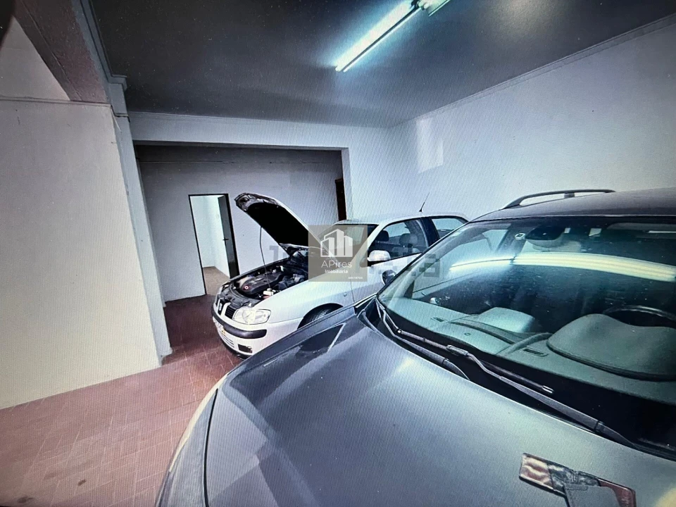 Armazém para Venda em Almada, Cova da Piedade, Pragal e Cacilhas Foto 3