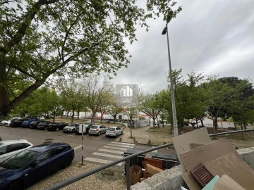 Armazém para Venda em Almada, Cova da Piedade, Pragal e Cacilhas